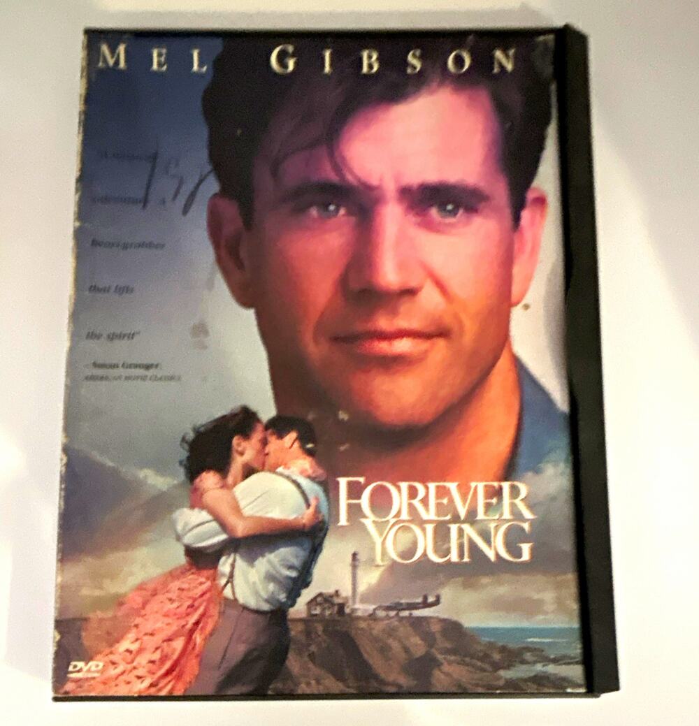 Warner Bros Forever Young DVD Mel Gibson Theatrical Trailer PG English Subtitles
